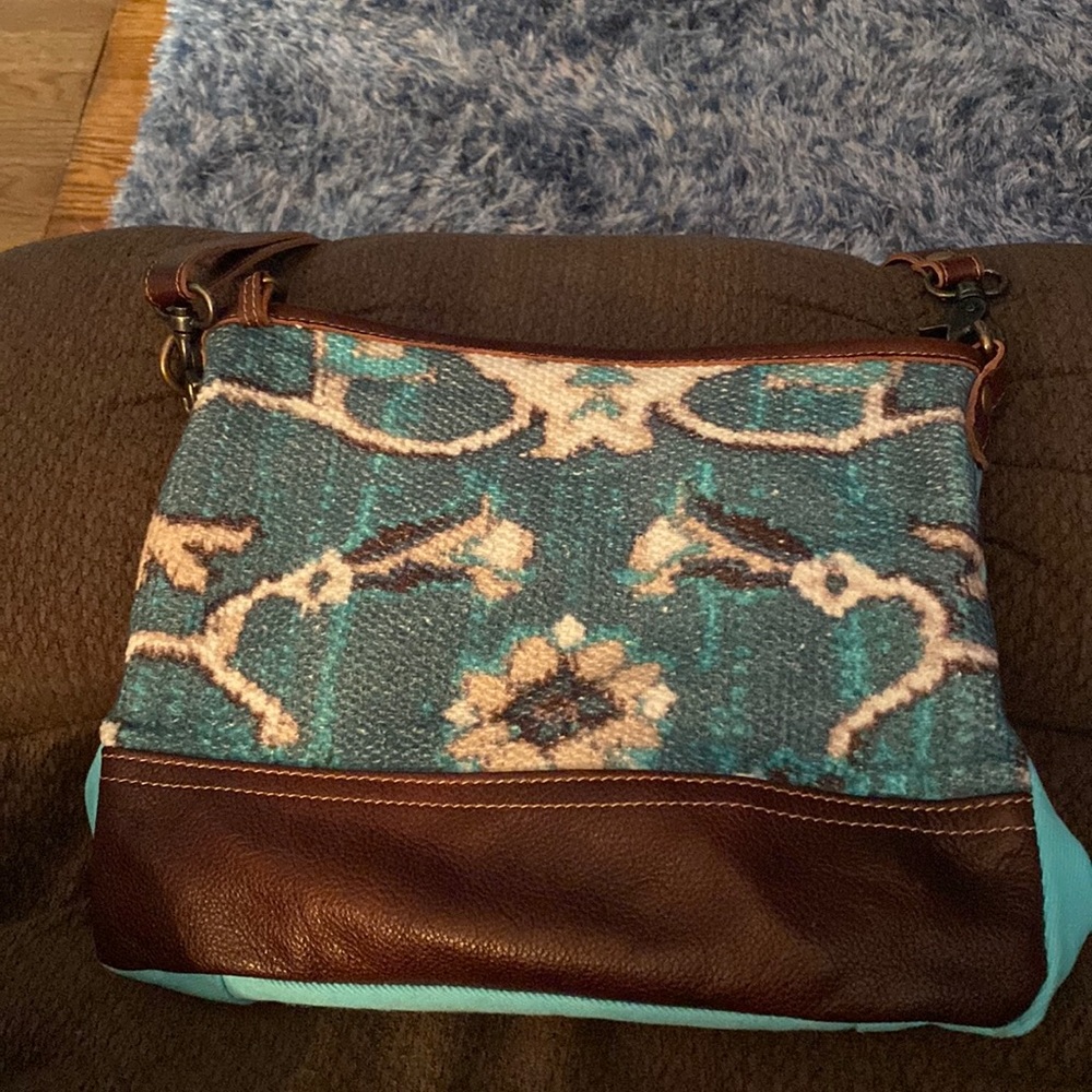 Myra crossbody bag in great condition